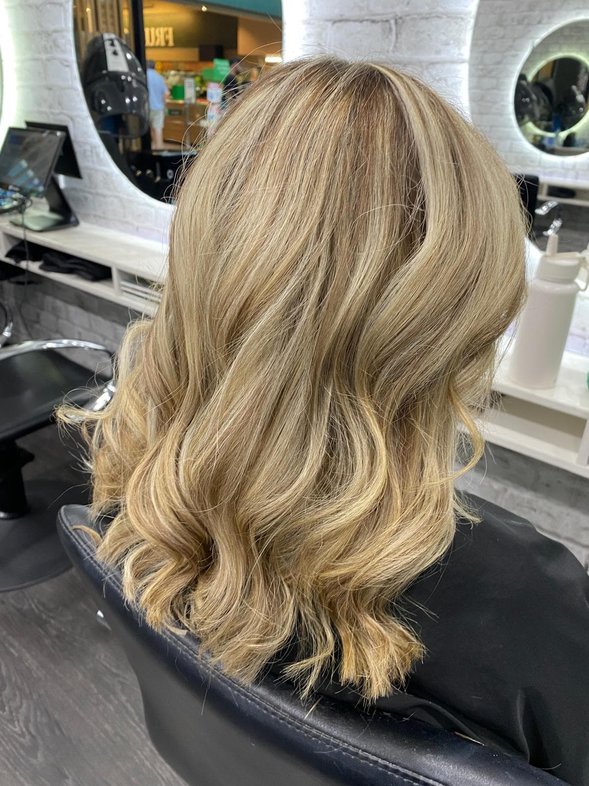 Diplomat Salon 3
