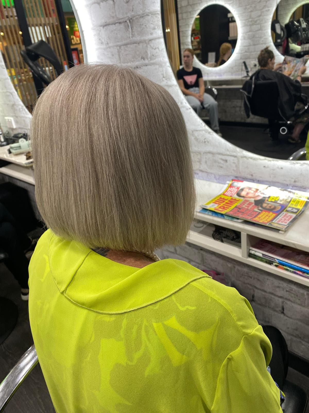 Diplomat Salon 7